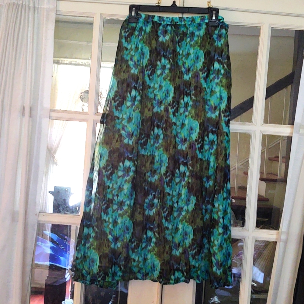 Dress Barn Blue/Green Broomstick Maxi Skirt Size 22/24